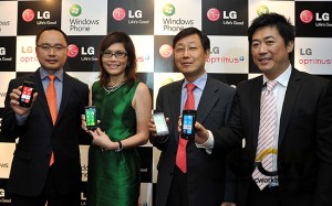 LG and Microsoft Executives copy