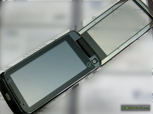 3D Motorola Ming clamshell MT820 Android phone appears on net